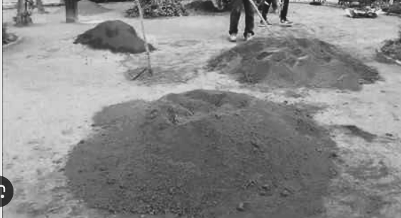 Η διαμόρφωση της παλιάς πλατείας